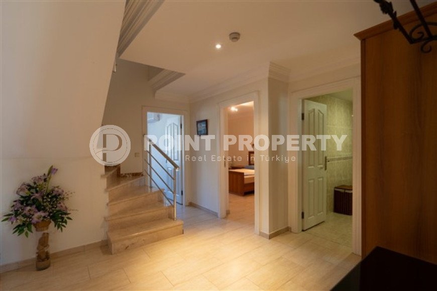 Ready to move in, penthouse 3+2, 220m², in a luxury complex in Cikcilli, Alanya-id-1707-photo-8