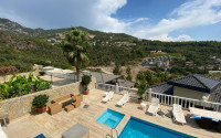 Spacious 4+2 villa with private pool in the center of Alanya for any rental period!-id-1710-photo-35