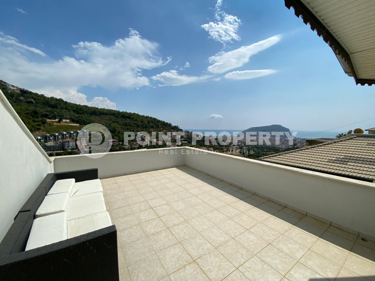 Spacious 4+2 villa with private pool in the center of Alanya for any rental period!-id-1710-photo-33