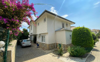 Spacious 4+2 villa with private pool in the center of Alanya for any rental period!-id-1710-photo-6