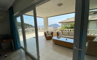 Spacious 4+2 villa with private pool in the center of Alanya for any rental period!-id-1710-photo-19