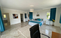Spacious 4+2 villa with private pool in the center of Alanya for any rental period!-id-1710-photo-16