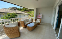 Spacious 4+2 villa with private pool in the center of Alanya for any rental period!-id-1710-photo-23
