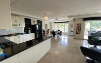 Spacious 4+2 villa with private pool in the center of Alanya for any rental period!-id-1710-photo-10