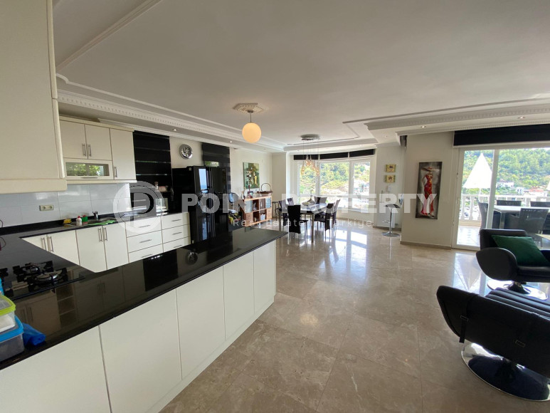 Spacious 4+2 villa with private pool in the center of Alanya for any rental period!-id-1710-photo-10