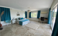 Spacious 4+2 villa with private pool in the center of Alanya for any rental period!-id-1710-photo-15