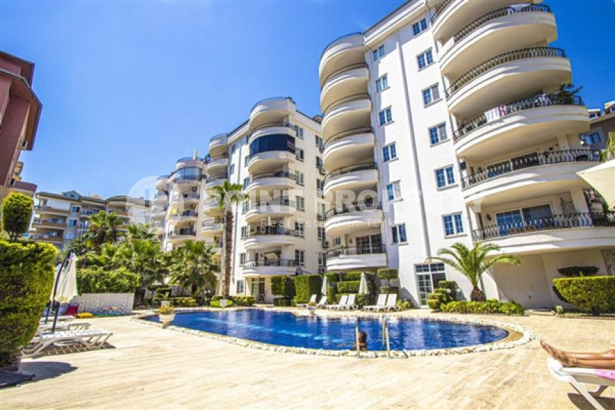Bright duplex 3+1 overlooking the fortress in the central area of Alanya Cikcilli, 160m2-id-1715-photo-3