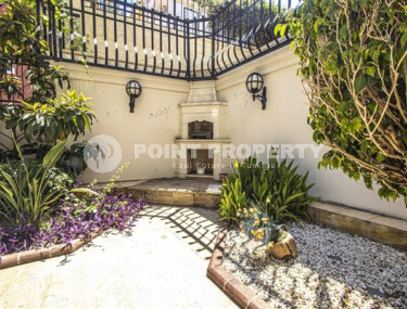 Bright duplex 3+1 overlooking the fortress in the central area of Alanya Cikcilli, 160m2-id-1715-photo-4