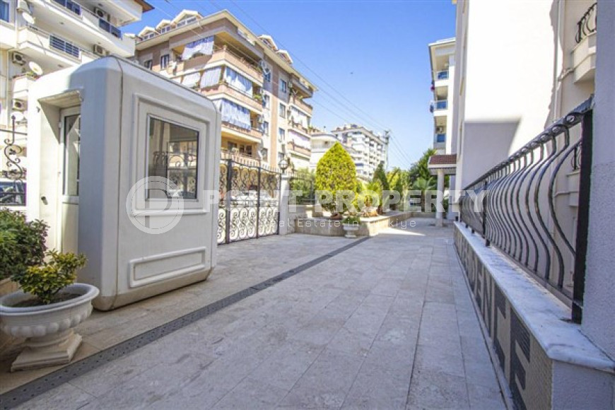 Bright duplex 3+1 overlooking the fortress in the central area of Alanya Cikcilli, 160m2-id-1715-photo-9