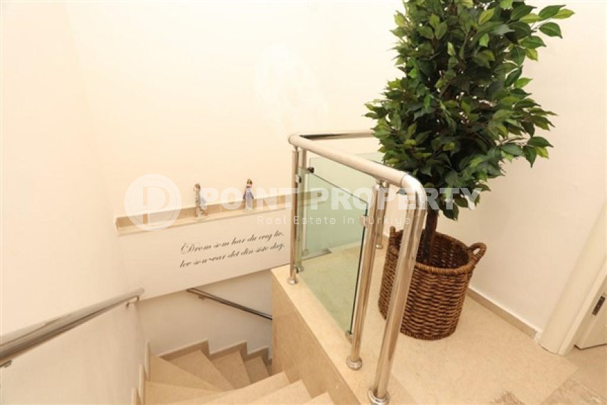 Bright duplex 3+1 overlooking the fortress in the central area of Alanya Cikcilli, 160m2-id-1715-photo-20