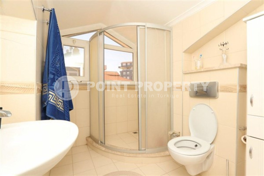 Bright duplex 3+1 overlooking the fortress in the central area of Alanya Cikcilli, 160m2-id-1715-photo-22