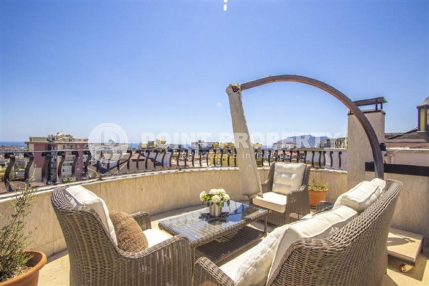 Bright duplex 3+1 overlooking the fortress in the central area of Alanya Cikcilli, 160m2-id-1715-photo-25