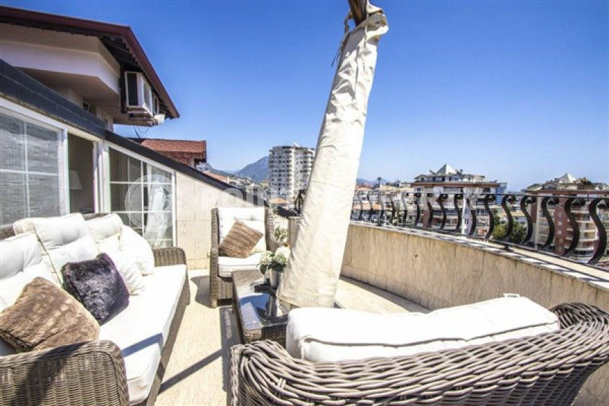 Bright duplex 3+1 overlooking the fortress in the central area of Alanya Cikcilli, 160m2-id-1715-photo-28