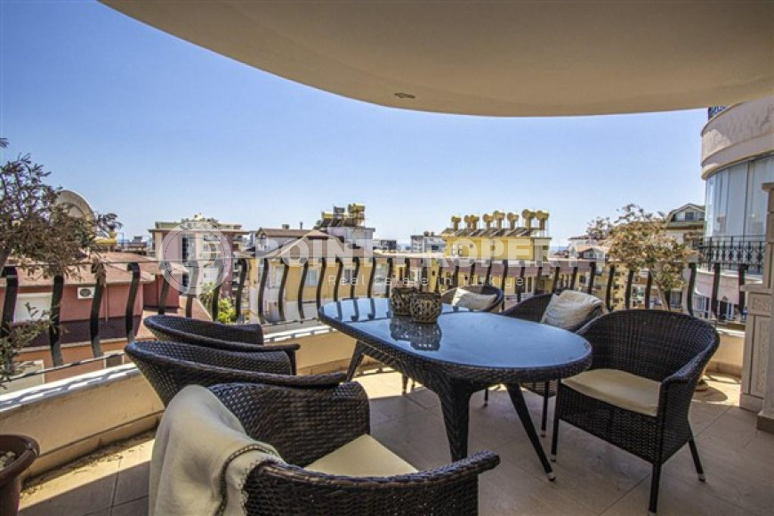 Bright duplex 3+1 overlooking the fortress in the central area of Alanya Cikcilli, 160m2-id-1715-photo-34