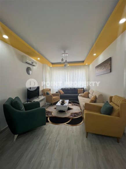 Furnished two bedroom apartment, 115m², on the main street of Mahmutlar, Alanya-id-1725-photo-3