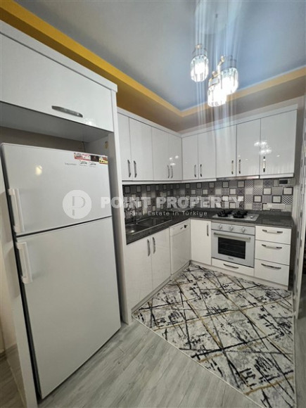 Furnished two bedroom apartment, 115m², on the main street of Mahmutlar, Alanya-id-1725-photo-6