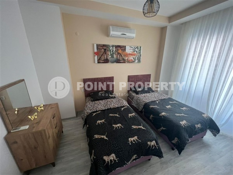Furnished two bedroom apartment, 115m², on the main street of Mahmutlar, Alanya-id-1725-photo-12
