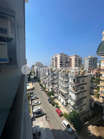 Furnished two bedroom apartment, 115m², on the main street of Mahmutlar, Alanya-id-1725-photo-18