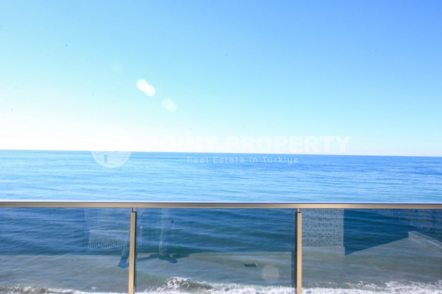 Уникальный комплекс премиум-класса на первой береговой линии в Махмутларе, личный подземный переход к собственному пляжу-id-1101-фото-16