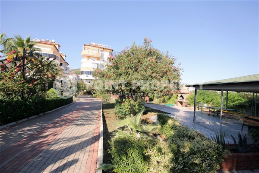 Трехкомнатная видовая квартира, 115м², с новой мебелью, в 50м от моря в районе Алании Демирташ-id-1732-фото-2