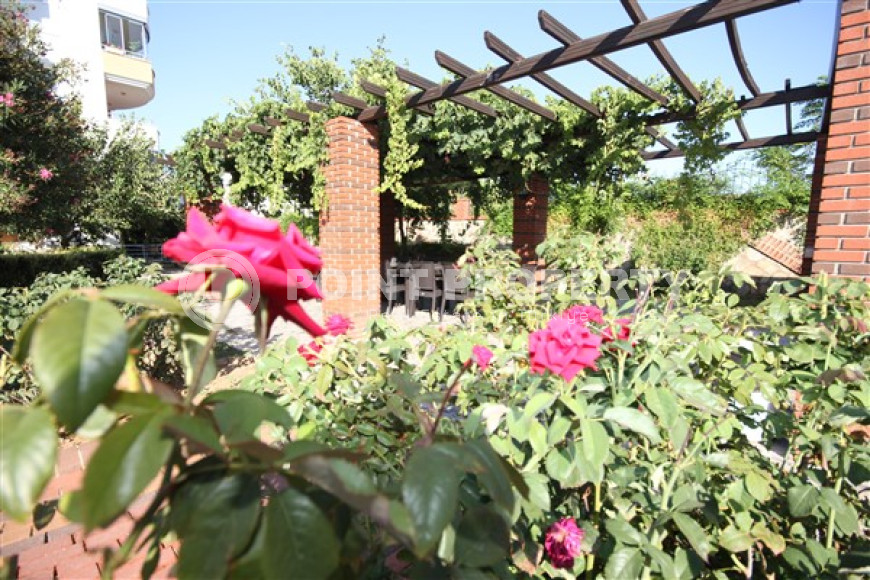 Трехкомнатная видовая квартира, 115м², с новой мебелью, в 50м от моря в районе Алании Демирташ-id-1732-фото-3