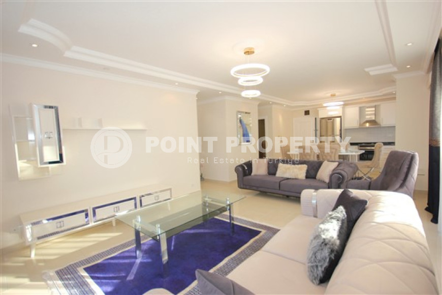 Трехкомнатная видовая квартира, 115м², с новой мебелью, в 50м от моря в районе Алании Демирташ-id-1732-фото-9