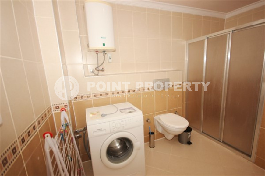 Трехкомнатная видовая квартира, 115м², с новой мебелью, в 50м от моря в районе Алании Демирташ-id-1732-фото-16