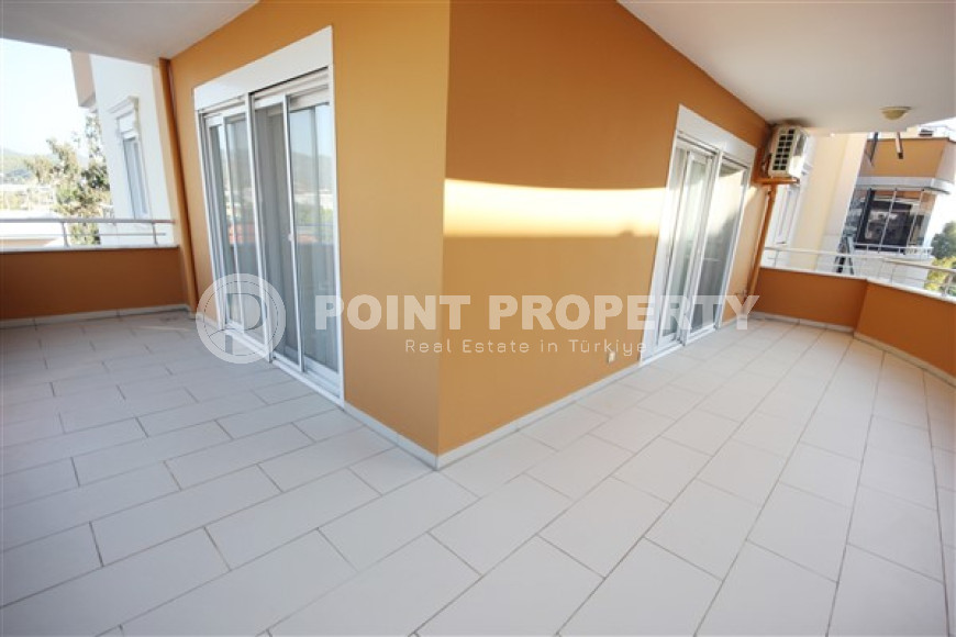 Трехкомнатная видовая квартира, 115м², с новой мебелью, в 50м от моря в районе Алании Демирташ-id-1732-фото-25