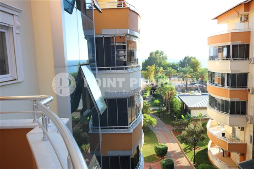 Трехкомнатная видовая квартира, 115м², с новой мебелью, в 50м от моря в районе Алании Демирташ-id-1732-фото-28