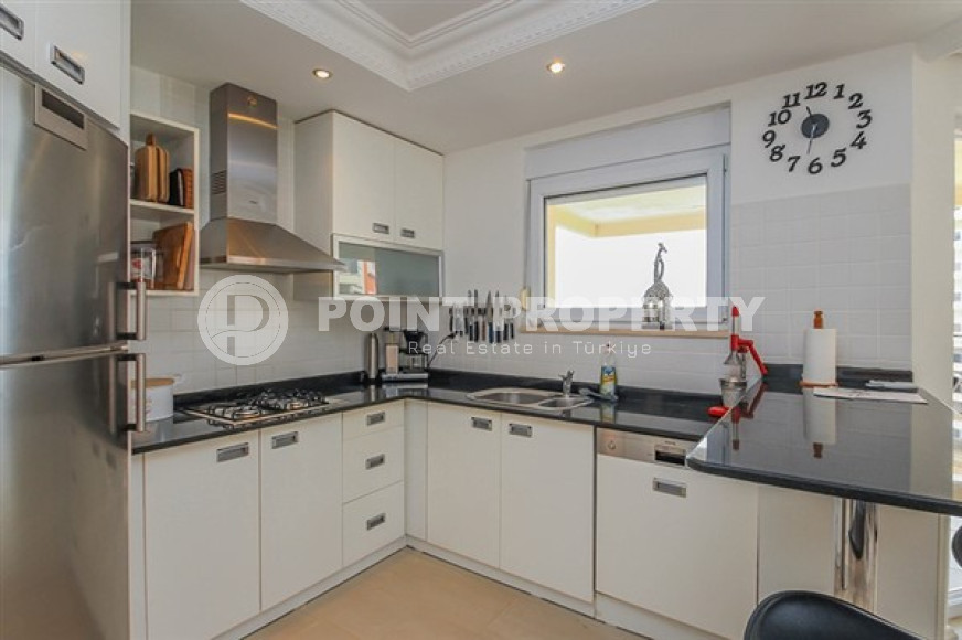 Two bedroom apartment, 109 m², overlooking Alanya Fortress in a cozy complex in Cikcilli-id-1742-photo-5