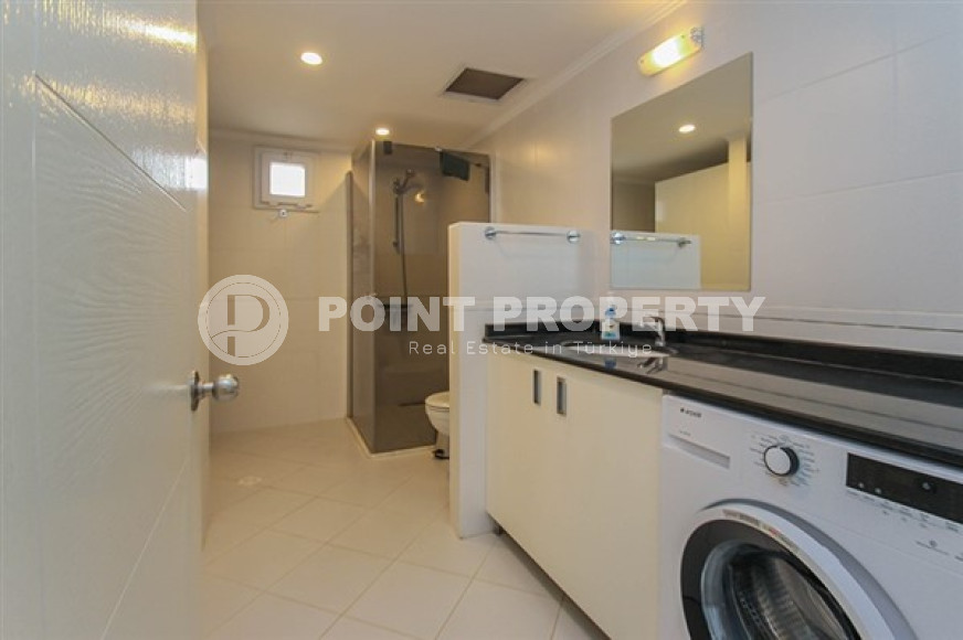 Two bedroom apartment, 109 m², overlooking Alanya Fortress in a cozy complex in Cikcilli-id-1742-photo-13