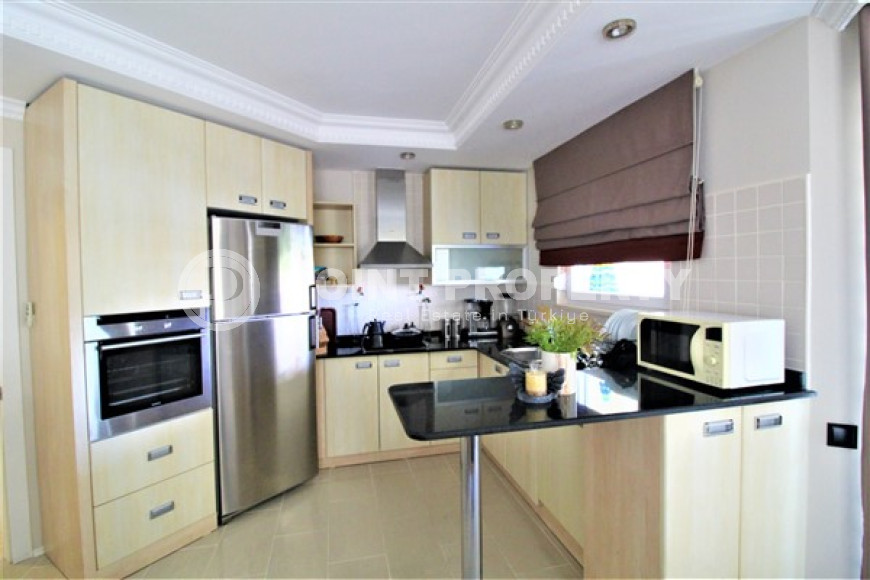 Furnished three-room apartment, 120m² in a comfortable residence in Cikcilli area, Alanya-id-1744-photo-7
