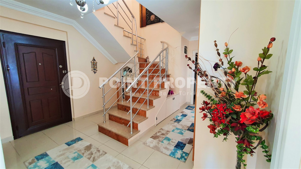 Двухуровневая квартира на Средиземном побережье с мебелью.-id-1107-фото-11