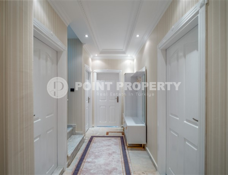 Furnished five-bedroom duplex penthouse, 250m², 450m from the sea in Oba, Alanya.-id-1750-photo-5