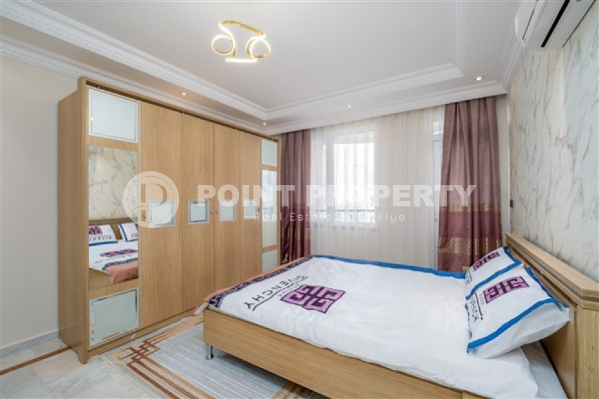 Furnished five-bedroom duplex penthouse, 250m², 450m from the sea in Oba, Alanya.-id-1750-photo-15