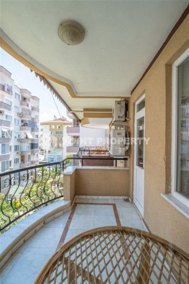 Furnished five-bedroom duplex penthouse, 250m², 450m from the sea in Oba, Alanya.-id-1750-photo-17