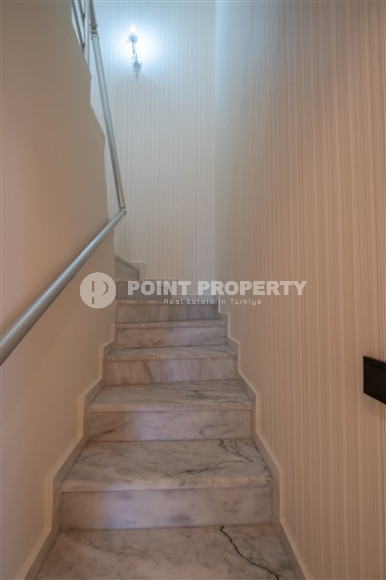 Furnished five-bedroom duplex penthouse, 250m², 450m from the sea in Oba, Alanya.-id-1750-photo-21