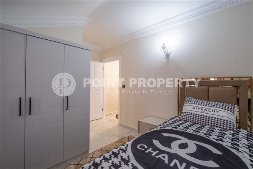 Furnished five-bedroom duplex penthouse, 250m², 450m from the sea in Oba, Alanya.-id-1750-photo-23