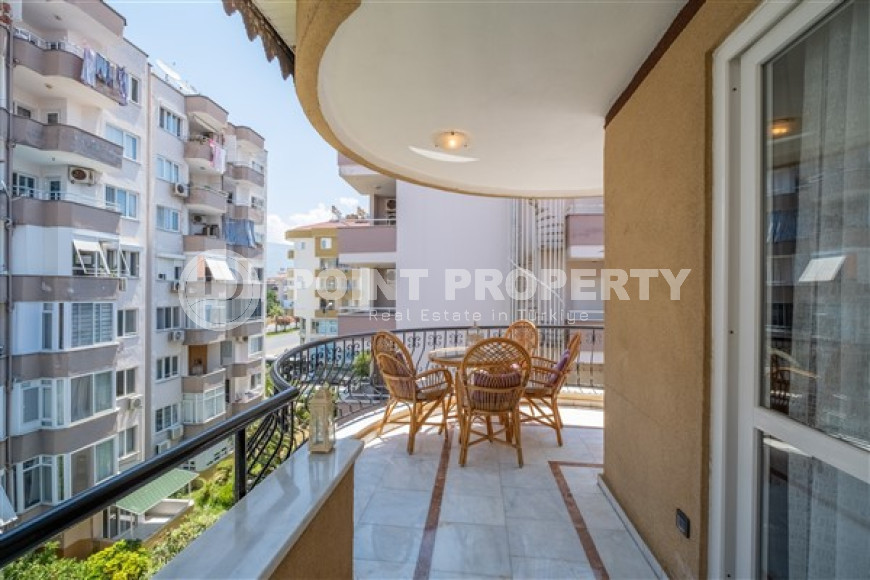 Furnished five-bedroom duplex penthouse, 250m², 450m from the sea in Oba, Alanya.-id-1750-photo-34