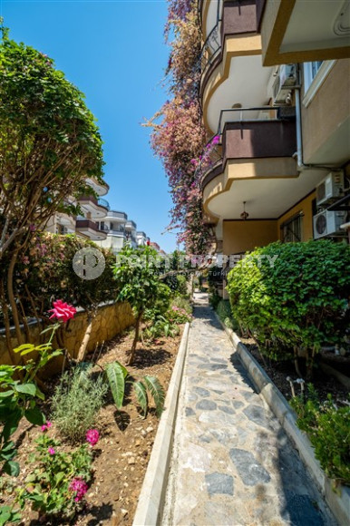 Furnished five-bedroom duplex penthouse, 250m², 450m from the sea in Oba, Alanya.-id-1750-photo-36