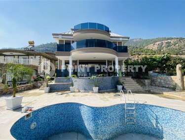 Элитная недвижимость: частная вилла 4+1, 230м², с собственной инфраструктурой в горах центра Алании-id-1754-фото-2