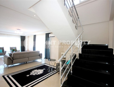 Трехкомнатная видовая двухуровневая квартира, 150м², в 50м от моря в районе Алании Демирташ-id-1757-фото-3