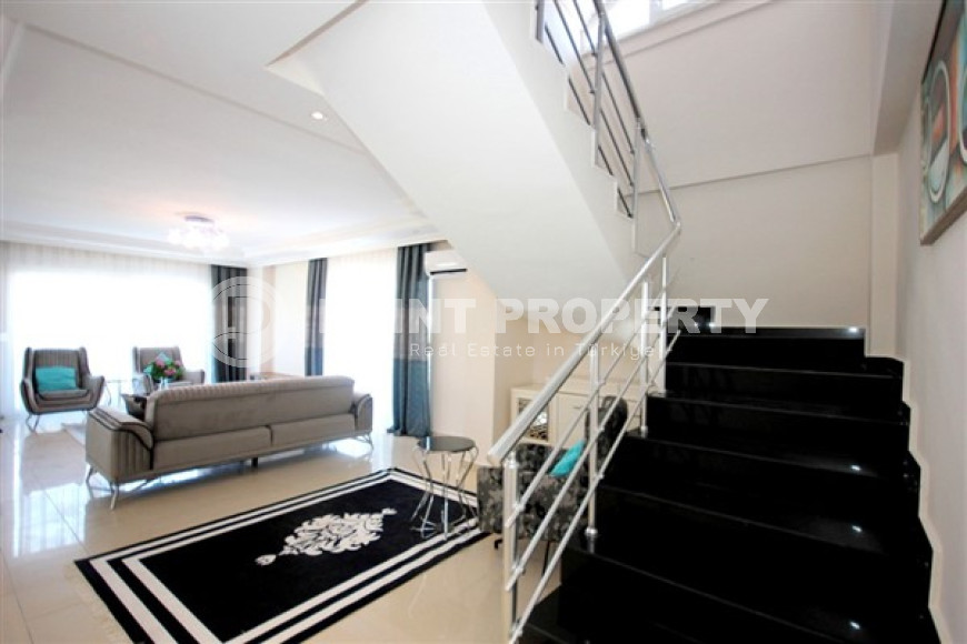 Трехкомнатная видовая двухуровневая квартира, 150м², в 50м от моря в районе Алании Демирташ-id-1757-фото-3