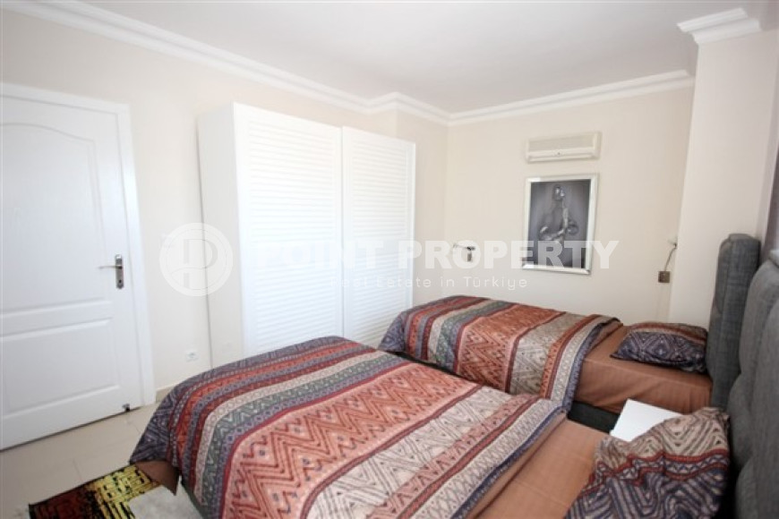 Трехкомнатная видовая двухуровневая квартира, 150м², в 50м от моря в районе Алании Демирташ-id-1757-фото-18