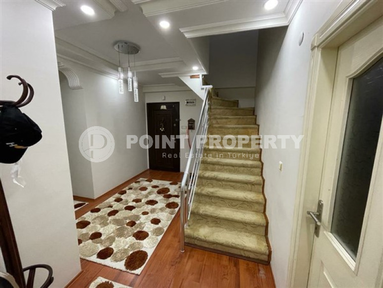 Просторный меблированный пентхаус 6+1,360м² в центре Алании, в 1000 метрах от пляжа Клеопатры-id-1765-фото-5