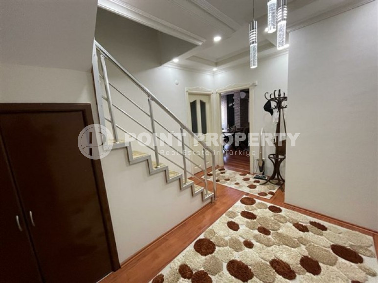 Просторный меблированный пентхаус 6+1,360м² в центре Алании, в 1000 метрах от пляжа Клеопатры-id-1765-фото-7