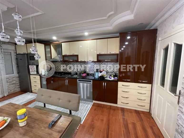 Просторный меблированный пентхаус 6+1,360м² в центре Алании, в 1000 метрах от пляжа Клеопатры-id-1765-фото-10