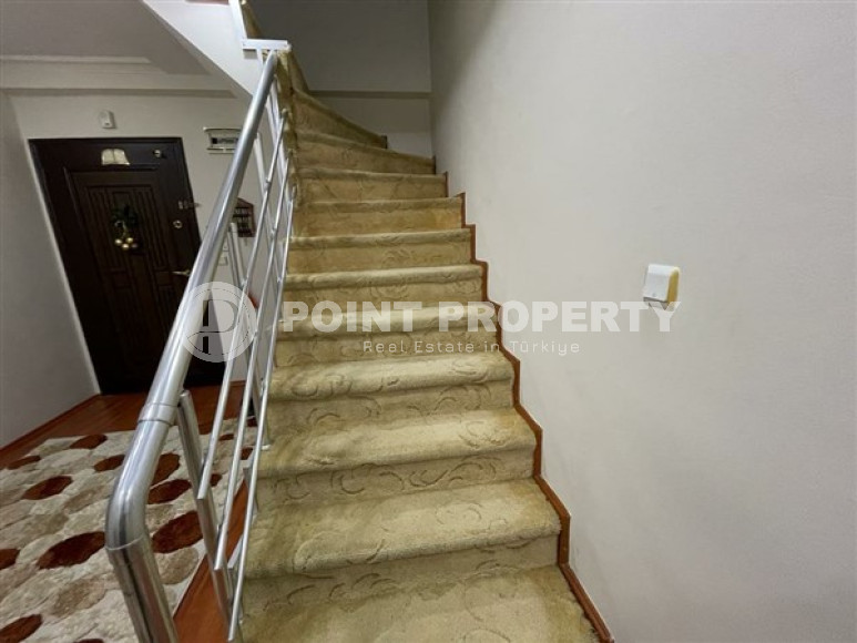 Просторный меблированный пентхаус 6+1,360м² в центре Алании, в 1000 метрах от пляжа Клеопатры-id-1765-фото-21