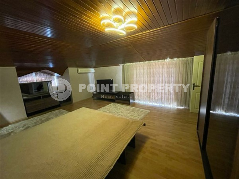 Просторный меблированный пентхаус 6+1,360м² в центре Алании, в 1000 метрах от пляжа Клеопатры-id-1765-фото-24