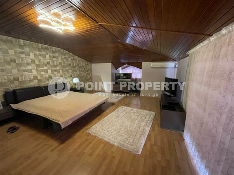 Просторный меблированный пентхаус 6+1,360м² в центре Алании, в 1000 метрах от пляжа Клеопатры-id-1765-фото-25